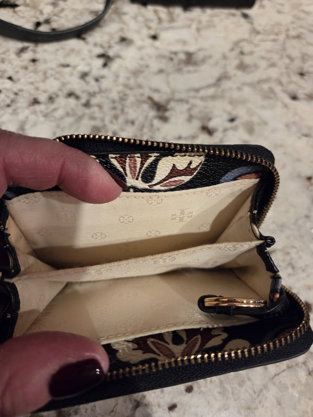 Tory Burch Deep Navy Saffiano Crossbody Bag with Black Floral Zip Wallet - Picture 8 of 9
